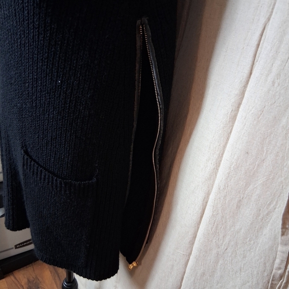 Ann Taylor Black Turtleneck Poncho With Pockets Medium - Picture 2 of 8